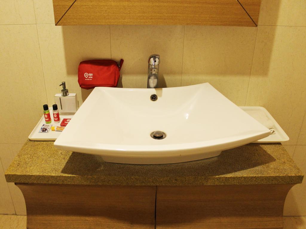 Oyo Premium Kaushambi Hotel Indirapuram Luaran gambar